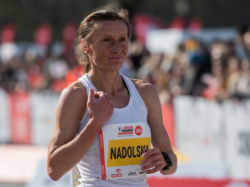 Rekord świata kobiet w biegu na 10 km, Nadolska szósta