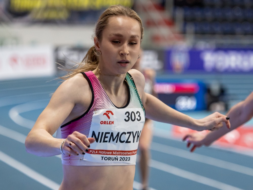 Weekend na stadionach: szybkie biegi młodych sprinterek i sprinterów